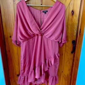Cute ruffled short dress from Express XL